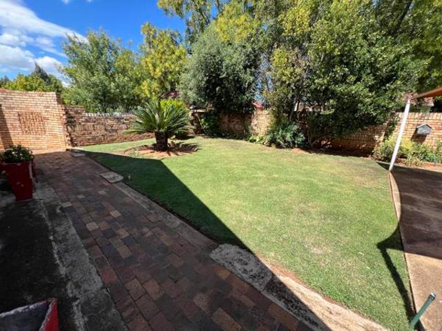 Townhouse for rent in Dr Kenneth Kaunda, North West