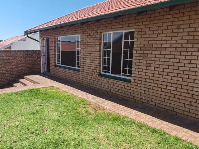 Townhouse for rent in Kagiso, Gauteng