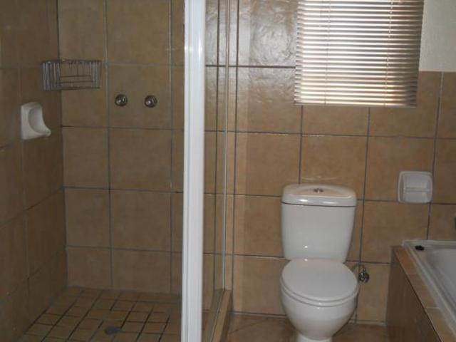 Townhouse for rent in Jansenpark, City of Ekurhuleni Metropolitan Municipality