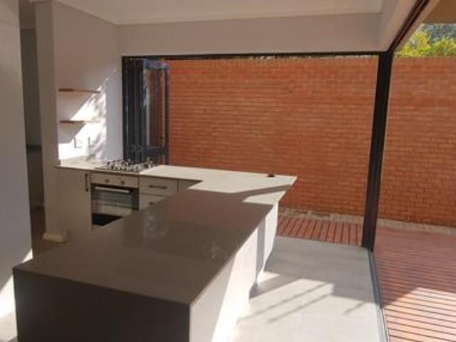 Townhouse for rent in Waterkloof, Gauteng