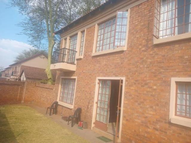 Townhouse for sale in Akasia, Gauteng