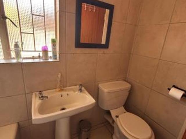 Townhouse for rent in Waterkloof, Gauteng