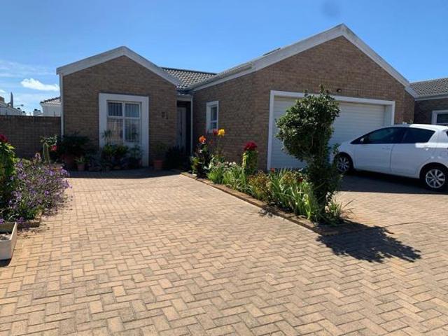 Townhouse for rent in Cape Town, Western Cape