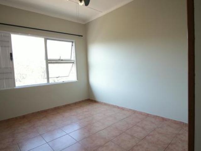 Townhouse for rent in Seaview, Kwazulu-natal