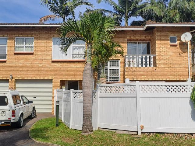 Townhouse for sale in Amanzimtoti, Kwazulu-natal