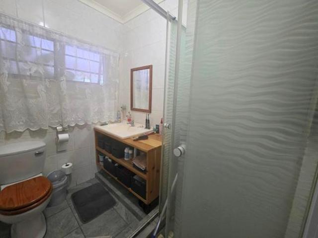 Townhouse for rent in Seaview, Kwazulu-natal