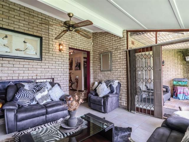 Townhouse for sale in Seaview, Kwazulu-natal