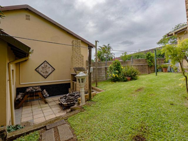 Townhouse for sale in Amanzimtoti, Kwazulu-natal