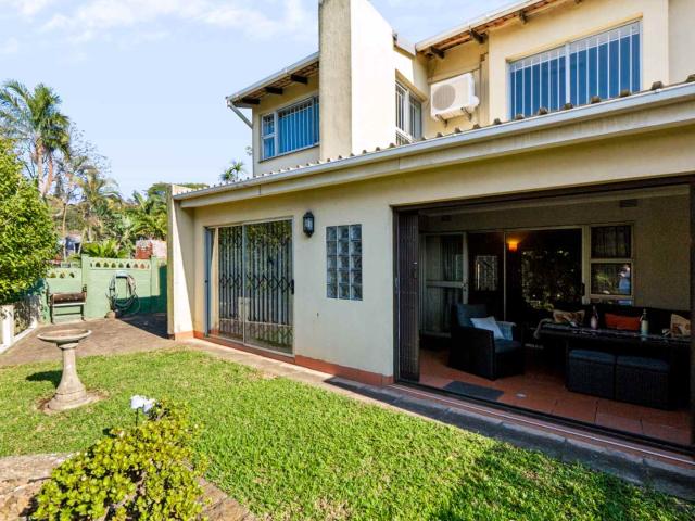 Townhouse for sale in Amanzimtoti, Kwazulu-natal