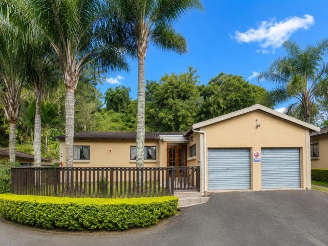 Townhouse for sale in Amanzimtoti, Kwazulu-natal
