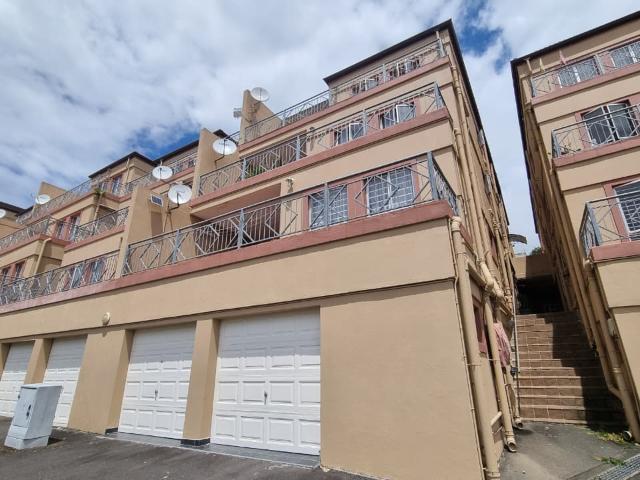 Townhouse for sale in Amanzimtoti, Kwazulu-natal