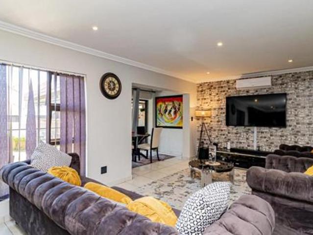 Townhouse for rent in Westonaria, Gauteng