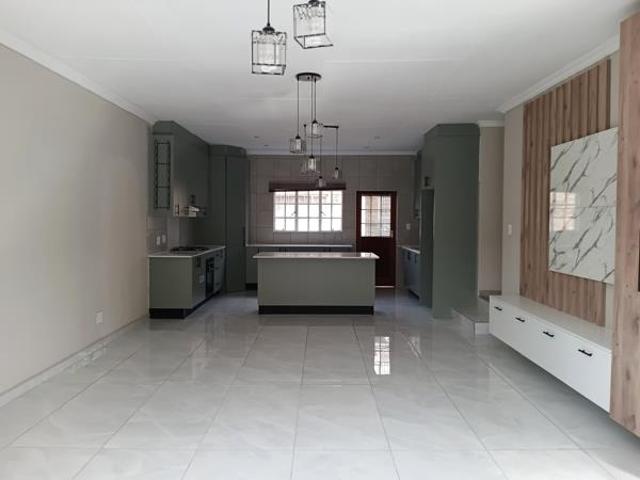 Townhouse for rent in West Rand Garden estates, Westonaria Local Municipality
