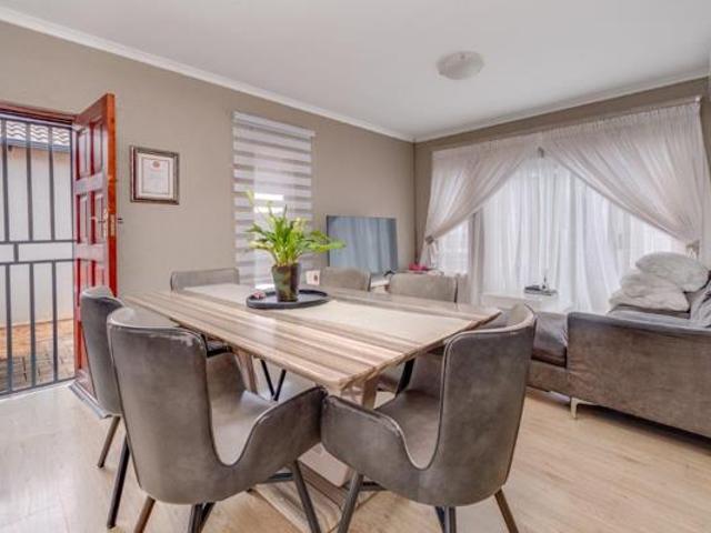 Townhouse for sale in West Rand Garden estates, Westonaria Local Municipality