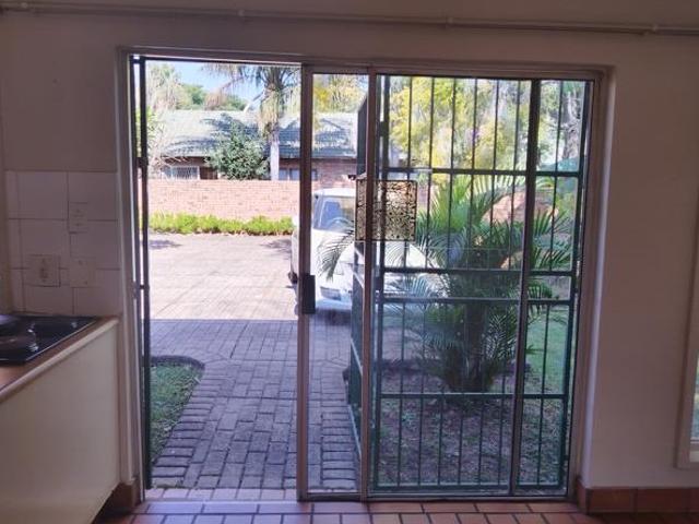 Townhouse for rent in Waterkloof, Gauteng