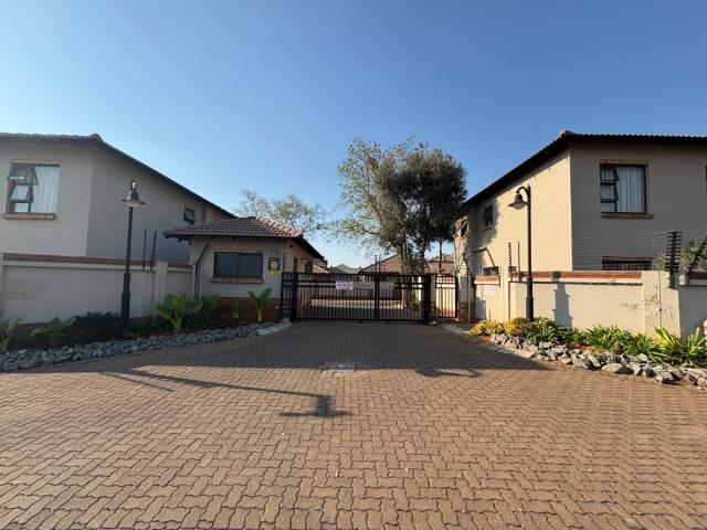 Townhouse for sale in Waterkloof, Gauteng