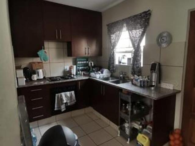 Townhouse for rent in Waterkloof, Gauteng