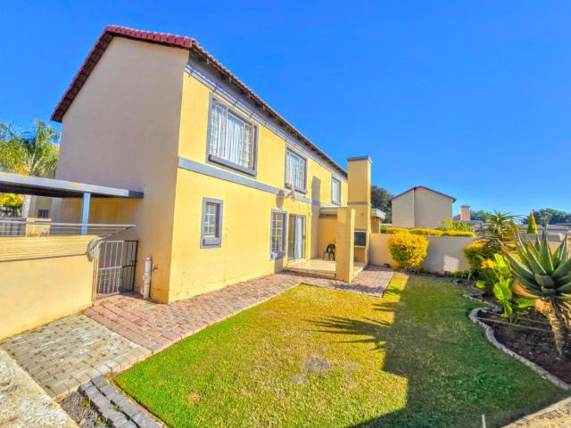 Townhouse for sale in Waterkloof, Gauteng