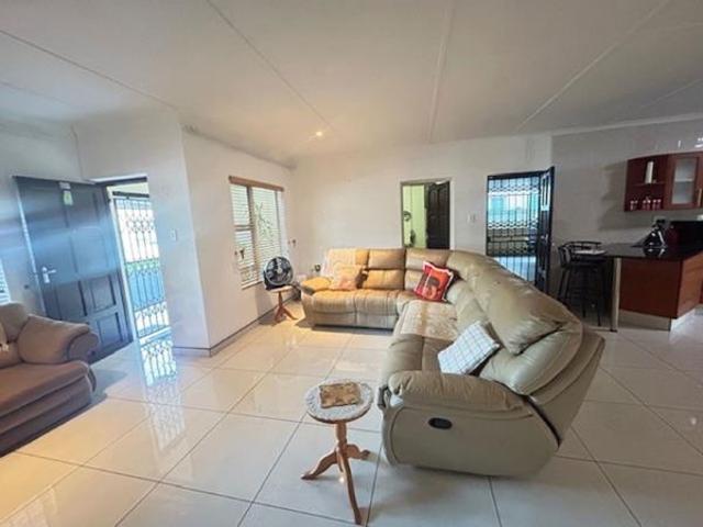Townhouse for sale in UMhlathuze Municipality, Kwazulu-natal