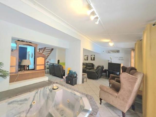 Townhouse for rent in UMhlathuze Municipality, Kwazulu-natal