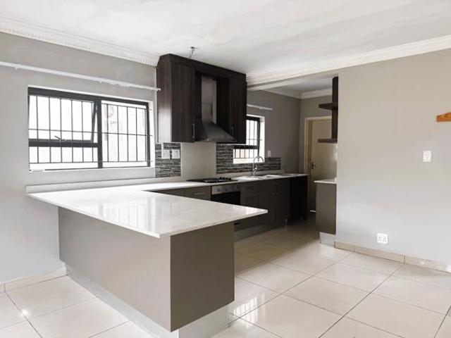 Townhouse for rent in Richards Bay, uMhlathuze Local Municipality