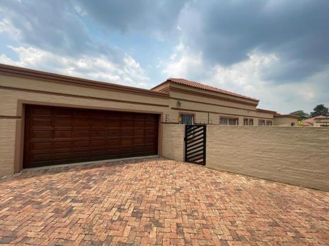 Townhouse for sale in Sedibeng, Gauteng
