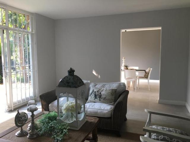 Townhouse for rent in Waterkloof, Gauteng