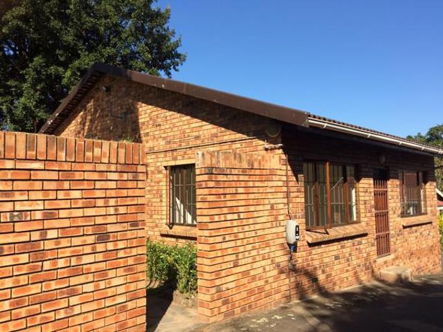 Townhouse for rent in Seaview, Kwazulu-natal