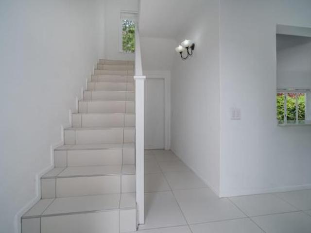 Townhouse for rent in Seaview, Kwazulu-natal