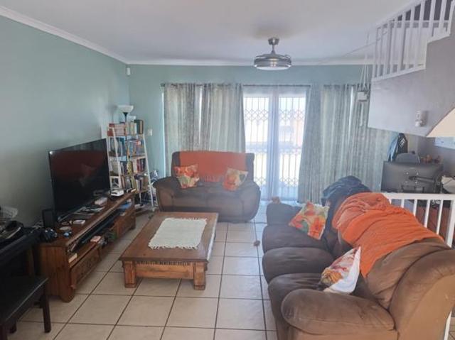 Townhouse for sale in Jeffreys Bay, Kouga Local Municipality