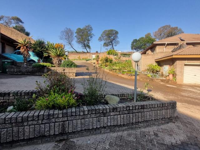 Townhouse for sale in Alexandra, Gauteng