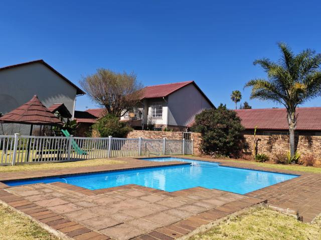 Townhouse for sale in Ekurhuleni, Gauteng