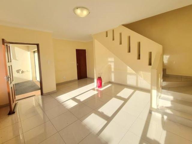 Townhouse for rent in Seaview, Kwazulu-natal
