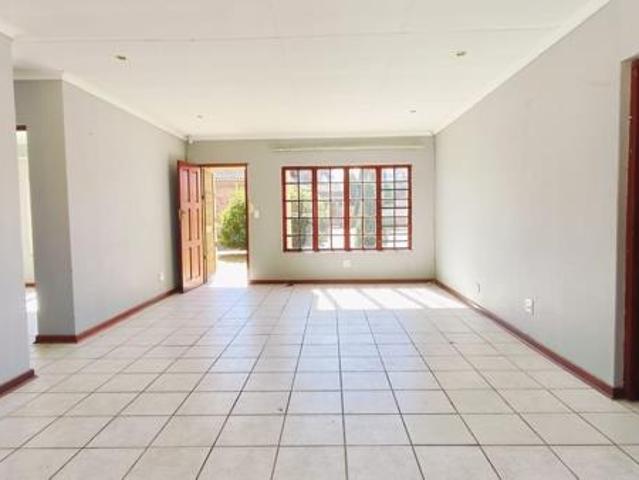 Townhouse for sale in Dr Kenneth Kaunda, North West