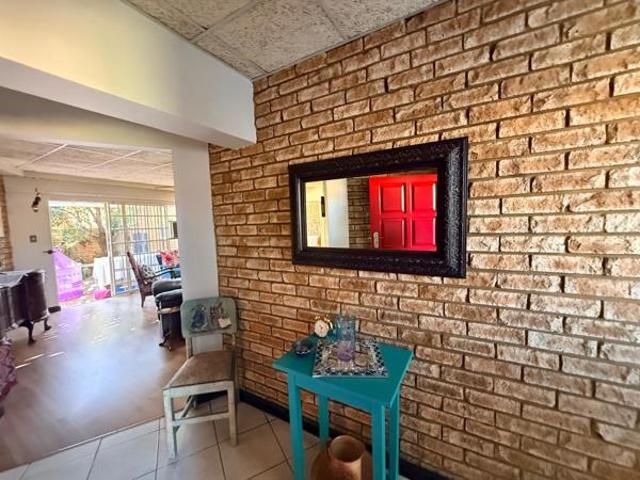 Townhouse for sale in Dr Kenneth Kaunda, North West