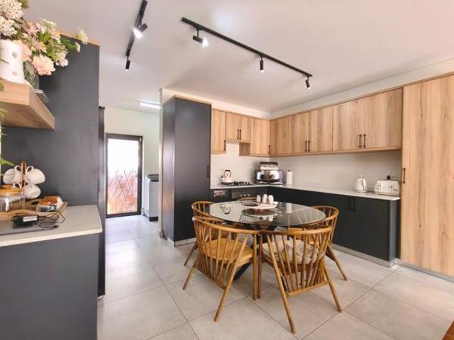 Townhouse for sale in Dr Kenneth Kaunda, North West
