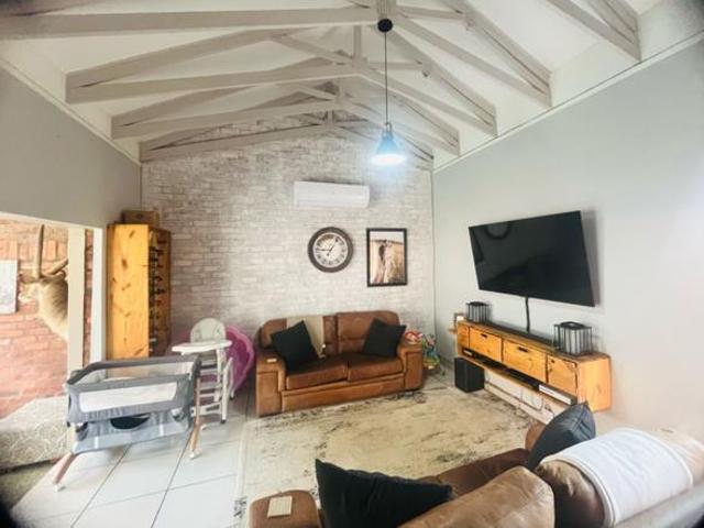 Townhouse for rent in Dr Kenneth Kaunda, North West