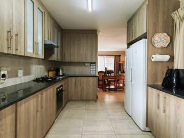 Townhouse for sale in Dr Kenneth Kaunda, North West