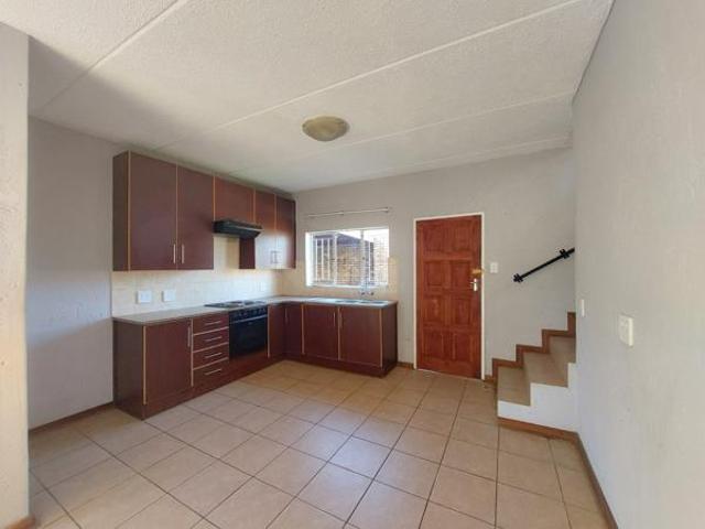 Townhouse for rent in Potchefstroom, Tlokwe Local Municipality