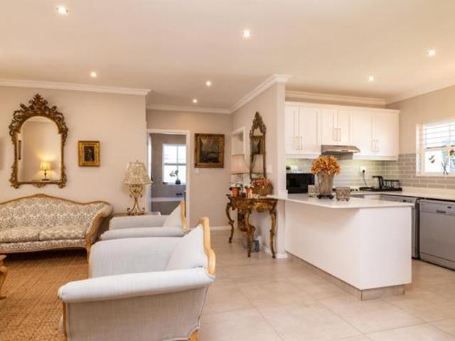 Townhouse for sale in Princess Grant, Kwazulu-natal