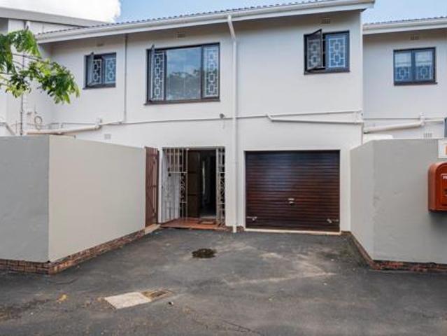 Townhouse for rent in Princess Grant, Kwazulu-natal