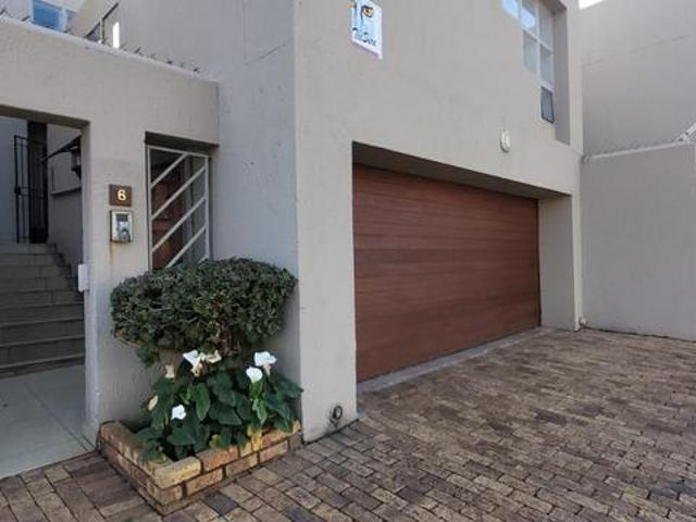 Townhouse for sale in Johannesburg, South & Alberton