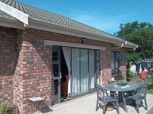 Townhouse for sale in Bathurst, Ndlambe Local Municipality