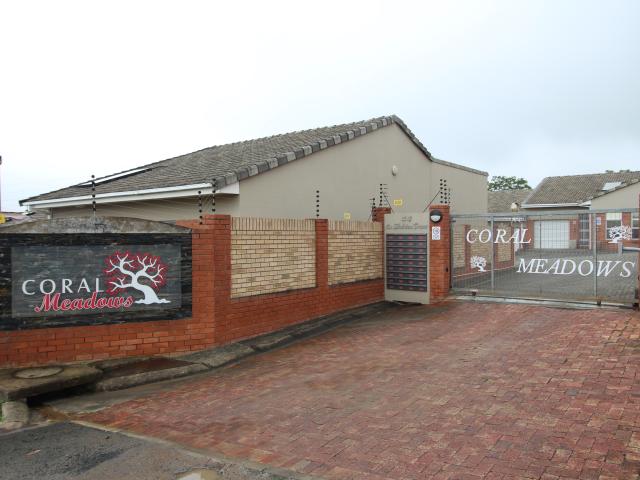 Townhouse for sale in East London, Buffalo City Metropolitan Municipality