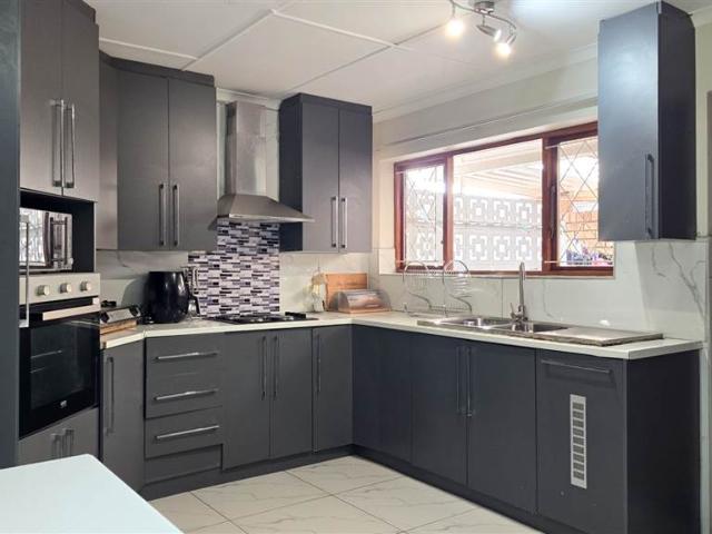 Townhouse for sale in Amathole District Municipality, Eastern Cape