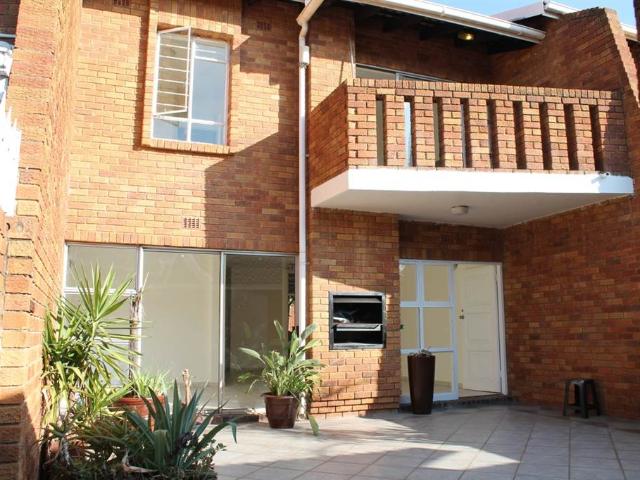 Townhouse for sale in Johannesburg, East