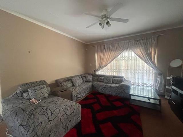 Townhouse for sale in eMalahleni, Emalahleni Local Municipality