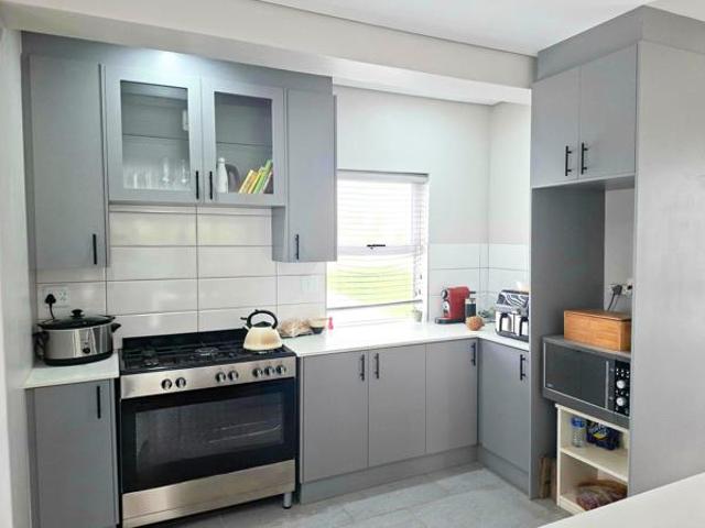 Townhouse for rent in Durbanville, Western Cape