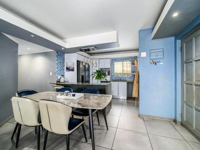Townhouse for sale in West Rand Garden estates, Westonaria Local Municipality
