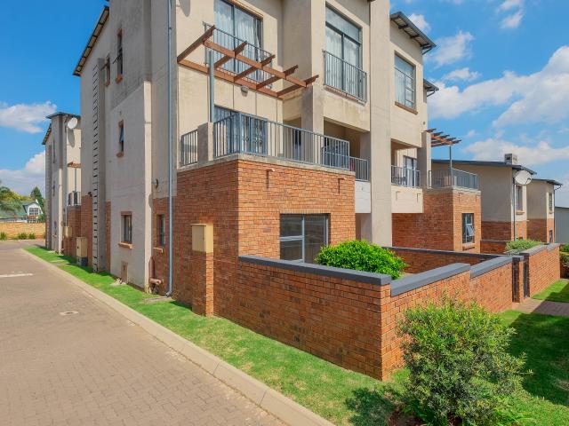 Townhouse for sale in Nooitgedacht, Gauteng